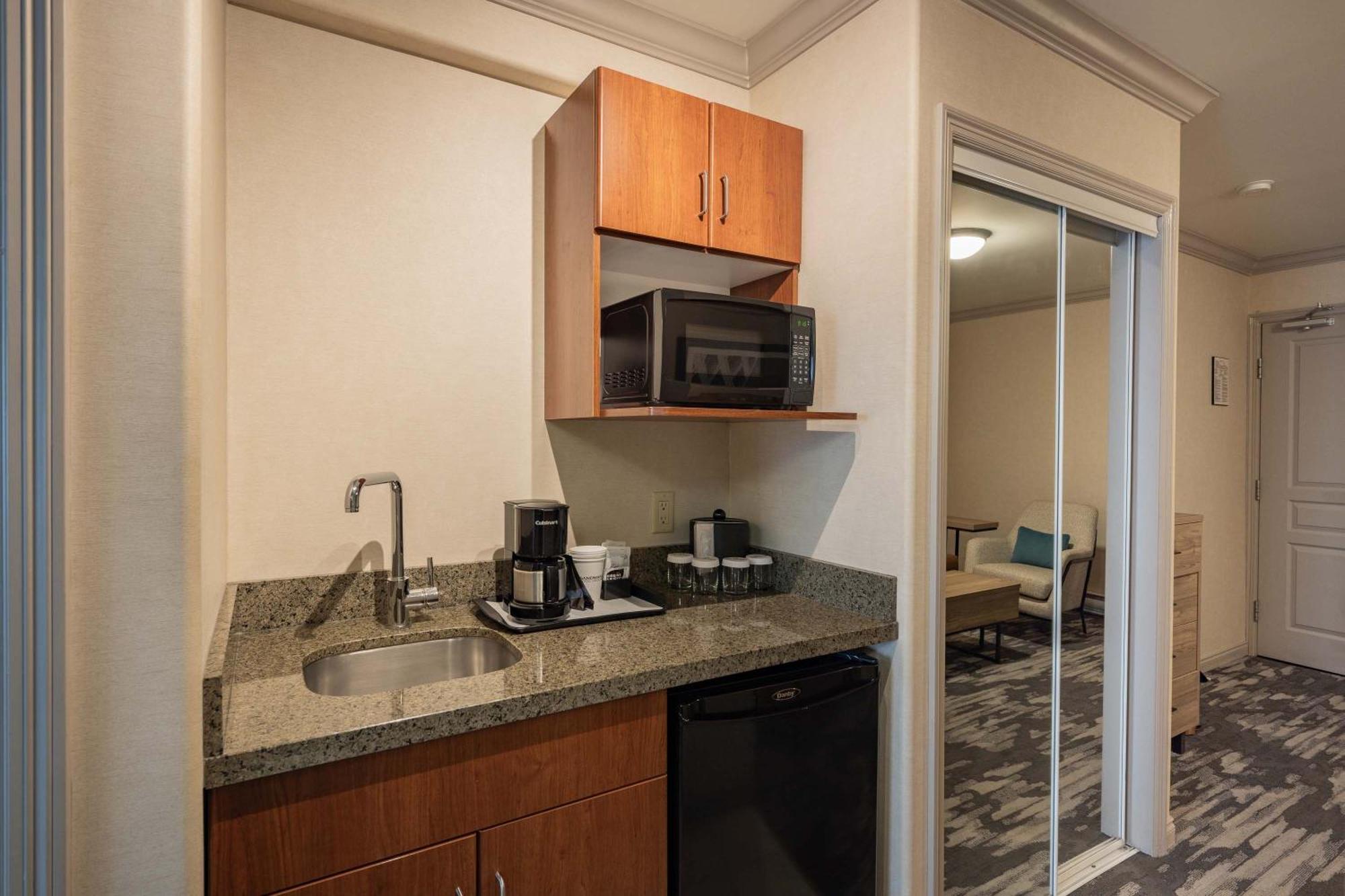 Sandman Hotel & Suites Winnipeg Airport Exteriör bild