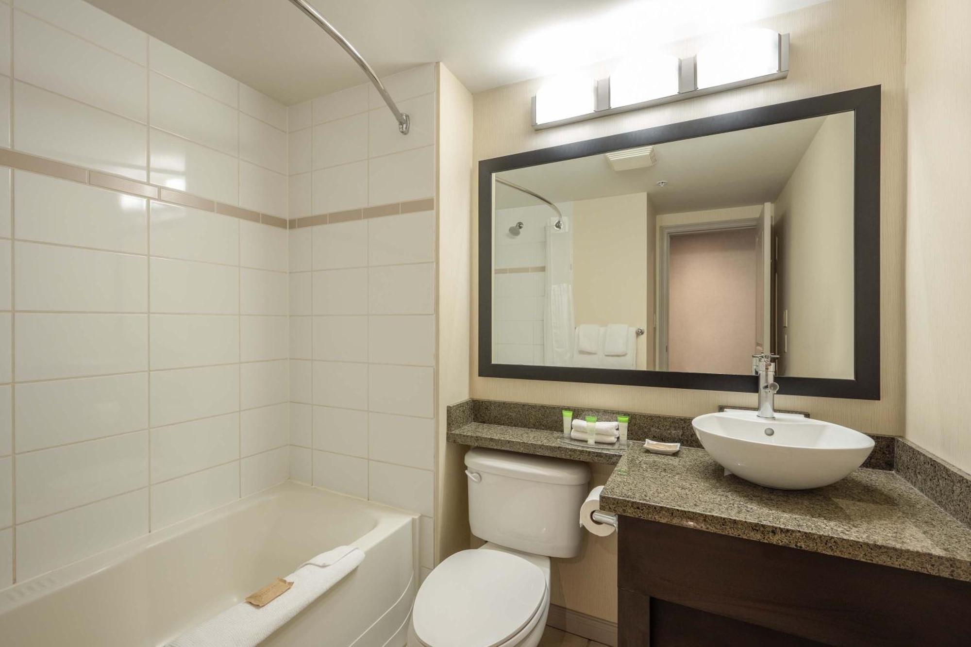 Sandman Hotel & Suites Winnipeg Airport Exteriör bild